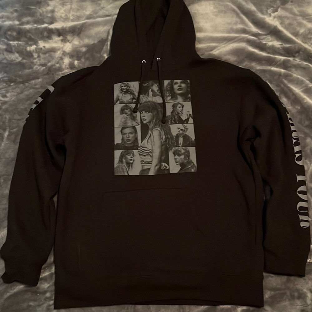 Taylor Swift The Eras Tour Black Hoodie size large